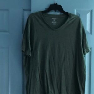 Men’s XXL V-Neck T-shirt